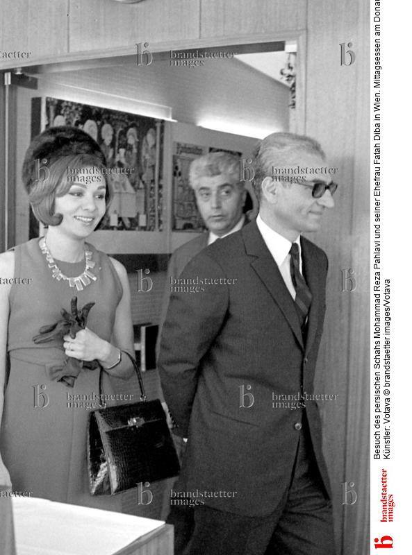 p_imagno_00674017 Besuch des persischen Schahs Mohammad Reza Pahlavi und seiner Ehefrau Fatah Diba in Wien. Mittagsessen am Donauturm. 1967.